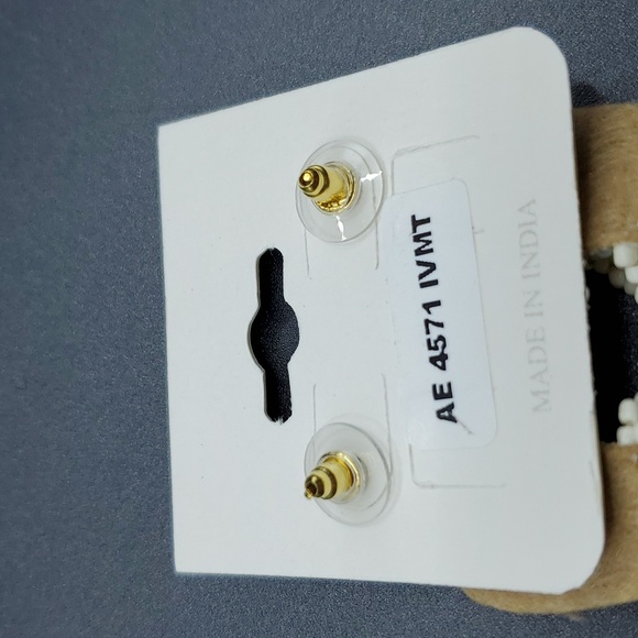 NWOT Handmade Multi Seedbead Flipflop Earrings Choice Mint Green or Ivory White - Picture 6 of 7